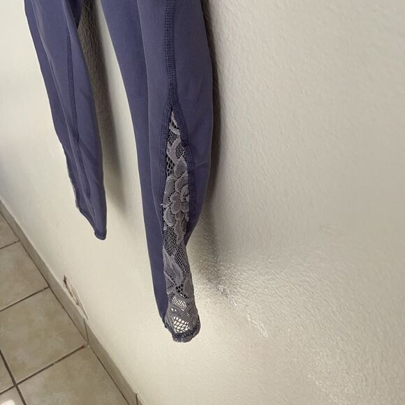 Purple leggings   - Picture 3 of 5